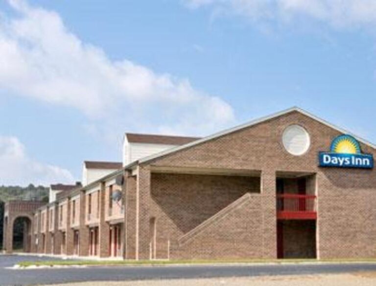 Days Inn Fancy Gap 1bda739f 5056 a36a 075091107bf3ffbf 768x584