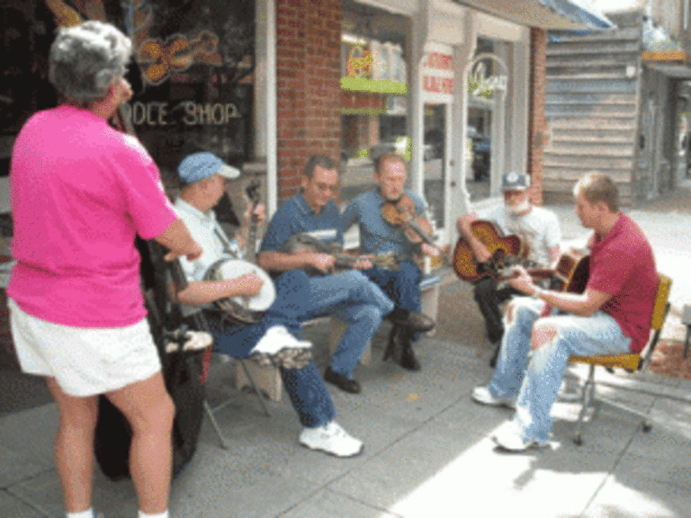 infrontofbarrs 300x225 1bdc7963 5056 a36a 07caa0e261b3851c 768x576