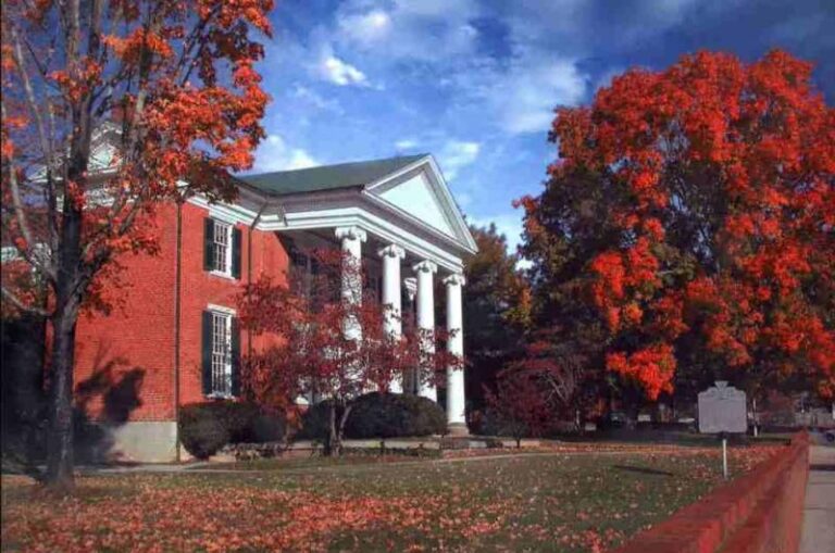 01   Halifax VA   Courthouse lowrez webpage 1ff9a0df 5056 a36a 0721d23beb4b3b35 768x509