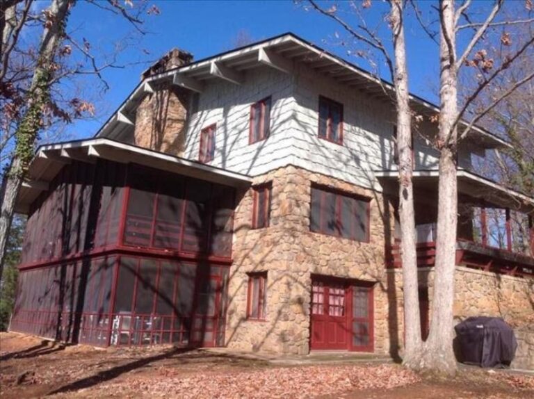 64 glendalough cover 9f25a895 5056 a36a 07194b7ac9df0690 768x574