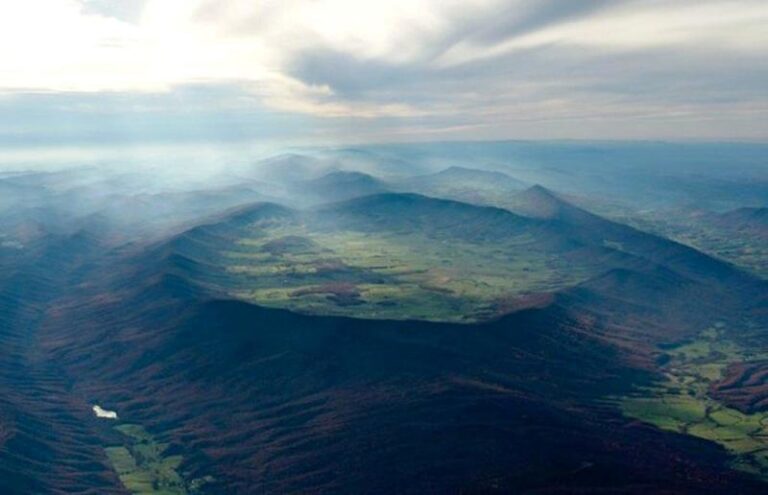 Burkes Garden Thumbprint 6 232e0a13 5056 a36a 07dc4da9fb6dbdae 768x495