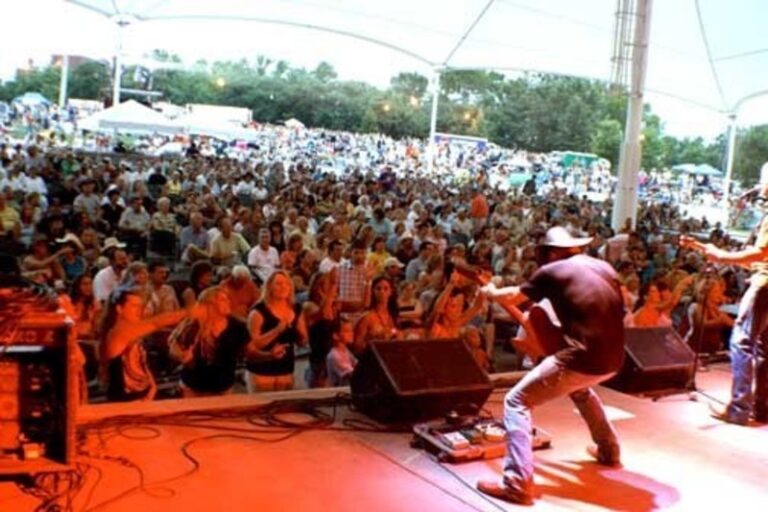 Carrington Pavilion 04 59924E92 D300 D295 5EDDD89803139C77 59923824d4c0b3b 889d47f2 0199 2279 810a45b204c6e0b2 768x512