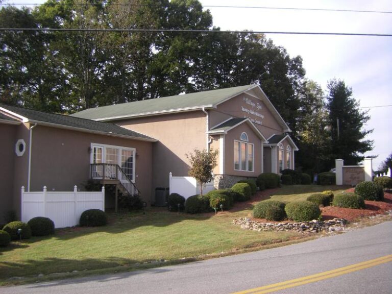 Collinsville Village Spa 2017 007 1c8dd468 5056 a36a 07b5287b2f89121f 768x576