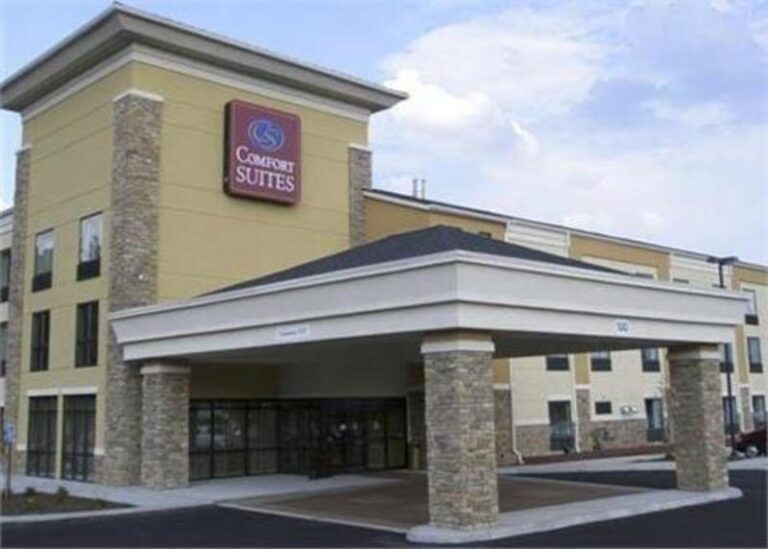 Comfort Suites west salem 1dbbcbcb 5056 a36a 074dc8ae94ecae54 768x549