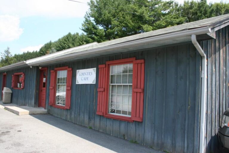 CountryCafeBuilding 1fe8aa33 5056 a36a 07a3ea204f0ed582 768x512