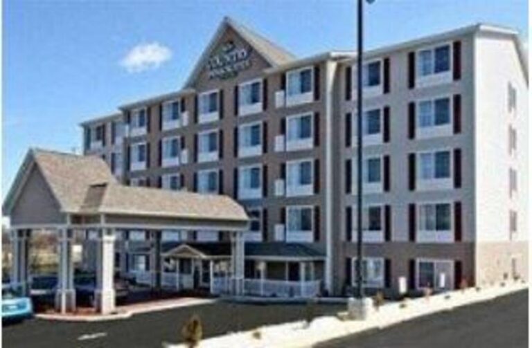 Country Inn and Suites 1fc664a3 5056 a36a 07cd901a19891e80 768x503