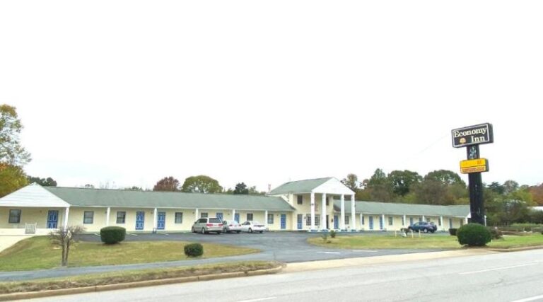 Economy Inn C6F71768 F323 083F 6C07F7BAB71C830E c6f716f3e61833e fef7187f c2c6 c017 d0da0c2d3e4a6dd8 768x427