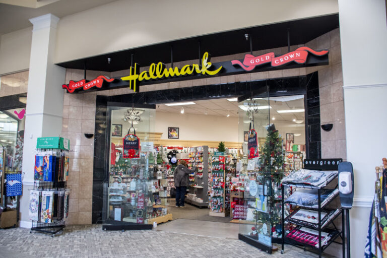 Hallmark BEE55219 B5E7 2AA0 9F30B2D0841F528E bee5501bdd1da29 9c412154 0b89 048e 124b5a784a08cb09 768x512