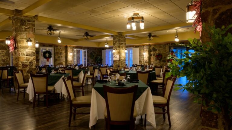 HarvestDiningRoom001 FCD7AEB1 1742 4479 B787851A9DE65DAC 2a59ab27 8711 4c55 823fc86c4b3f1623 768x432