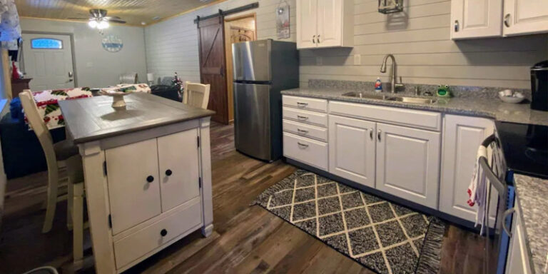 LillysPad2 1600x800 8589B9D0 4219 4459 807350D5FD799234 3be0ee07 bbe9 4573 a0debe839889f394 768x384