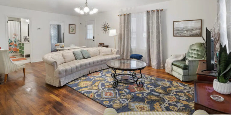 MamawsHouse1 1600x800 4B94C408 EE10 4E8B 9A5D9DC37C25E741 40d1ee3a a17f 4445 bb310c34b5a6671c 768x384