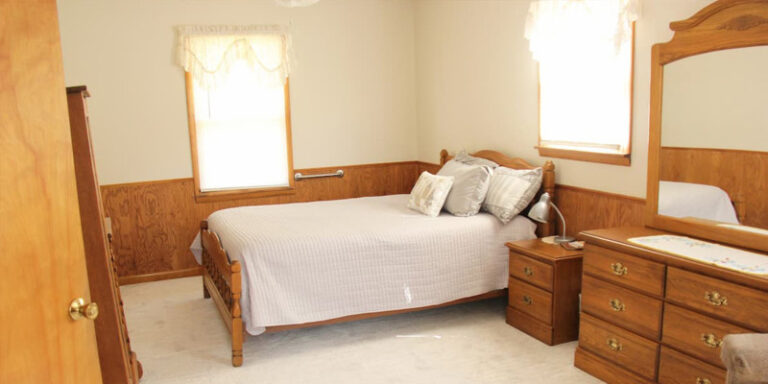 MawsHouse Bedroom1 1600x800 F9848720 49F6 433D 82452ACB596EA884 782d635f 64e7 4c9c 9bbf95cbe278b52d 768x384