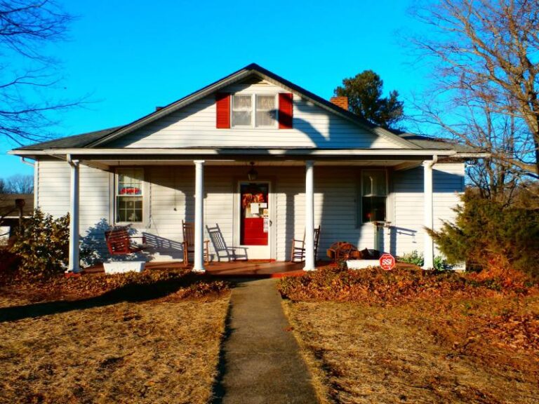 Moore s Antiques and More. 7FAED6DA EF56 4C7B D569D19BEB2FB1AA 7faed66ec437a58 02521ae9 d976 2a37 8106a7282bd9f432 768x576