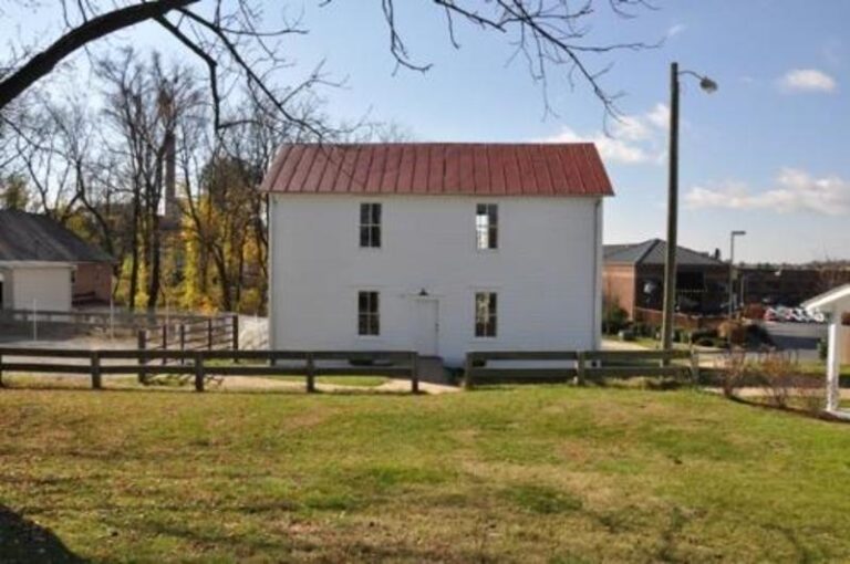 Odd Fellows 1fd6d53a 5056 a36a 07ca9bf733627e4d 768x510