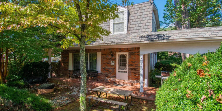 PoplarHillCottage 1600x800 19DDE33F 81D3 4601 91A17BB1CC6711D8 19cd7d8e e233 424c b5c909789db562ec 768x384