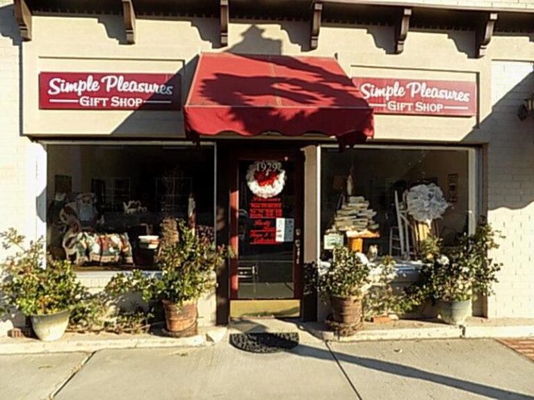 Simple Pleasures Gift Shop 04 232c20ee 5056 a36a 074bc06919eed06b 768x576