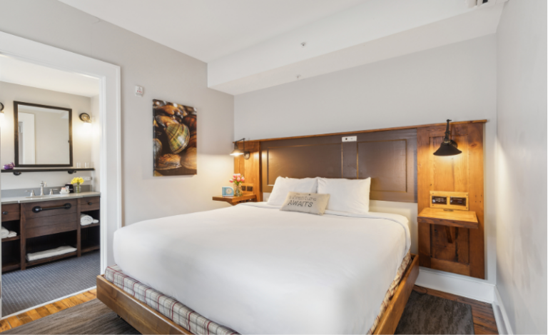 Standard King Room at Western Front Hotel 5BADA19C F9A2 4FFC AE13B579155A8E5F 04f96f15 a19e 4118 8a2aa625a75369c6 768x469