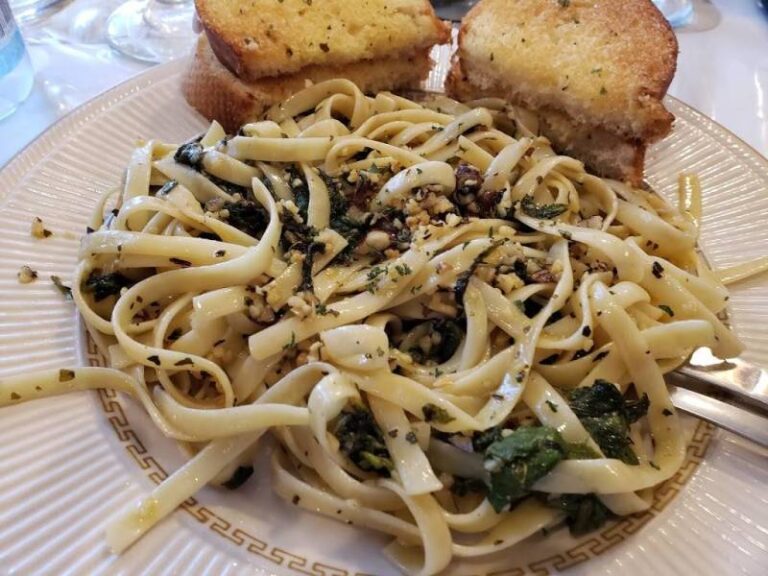 Valentinos 5060F7B8 C1A3 422E 82FCDA54417B19C9 1fd6aa69 5b20 4cd7 b7c1f1d96e55a9a1 768x576