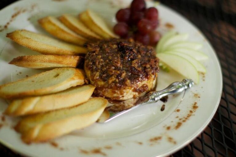 baked brie da84cbfb 5056 a36a 07c2cf9645bcc013 768x512