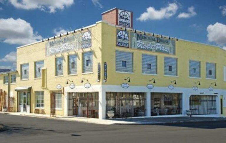 blackdogsalvagestorefront 1b9201b6 5056 a36a 07258fe68724346c 768x486