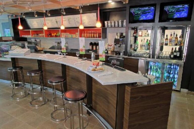 courtyard bistro 1d20faff 5056 a36a 07b5957bd019f98d 768x511