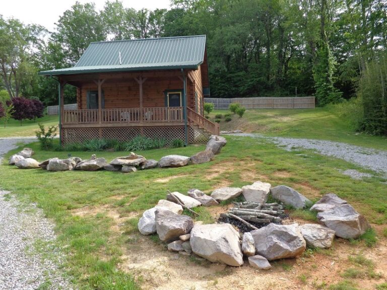 front of cabin A230FAAD AEFC 467F B44217202D4490E2 1d1d6e8a 6303 43c3 b0ce14ee87bcf628 768x576