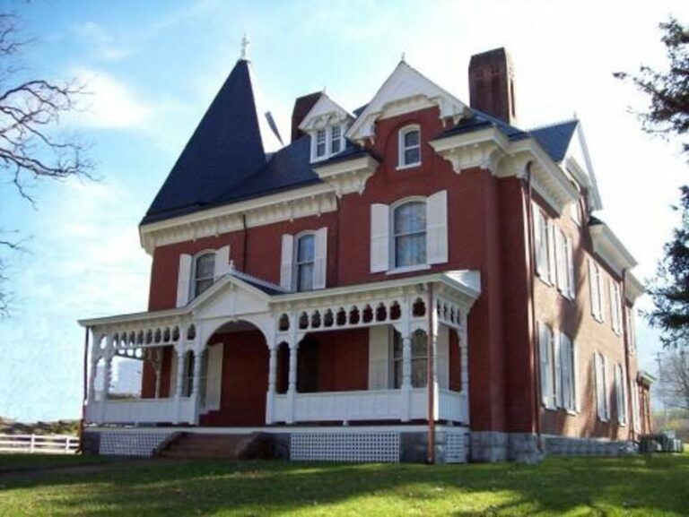 sanders house 2 1b46a379 5056 a36a 0755882ad668c35b 768x577