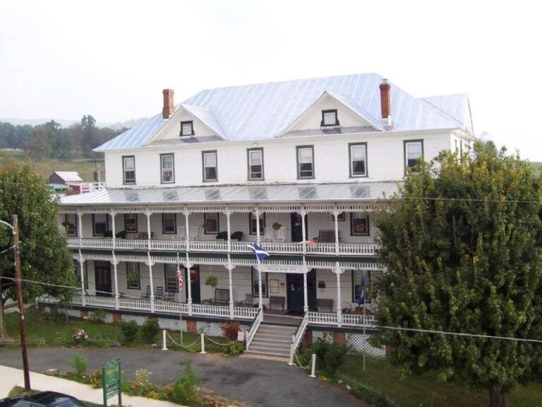 sidebar highland 3 1b51a8f2 5056 a36a 0758069ba03bff59 768x576